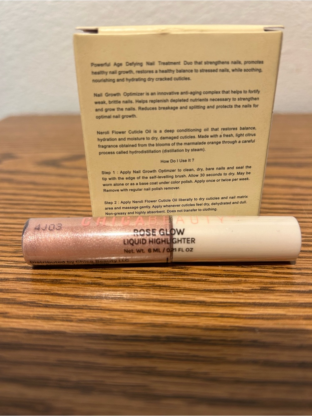 CHICABEAUTY Liquid Highlighter - Rose Gold Radiance/ADESSE Nail Treatment - Picture 5 of 6